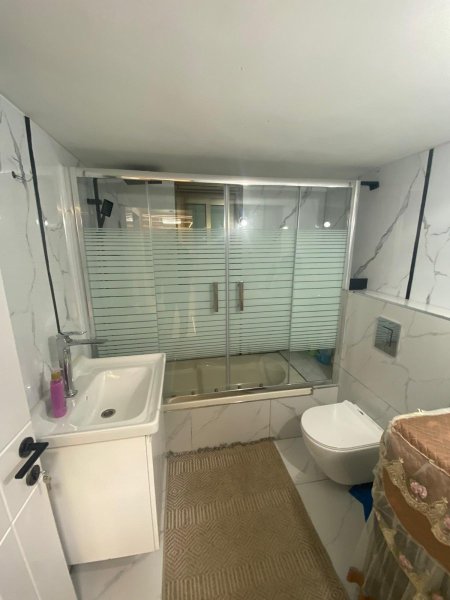 شاور مستقيم  ابيض