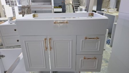 خزانه جارور من فوق وجارورين ودفتين