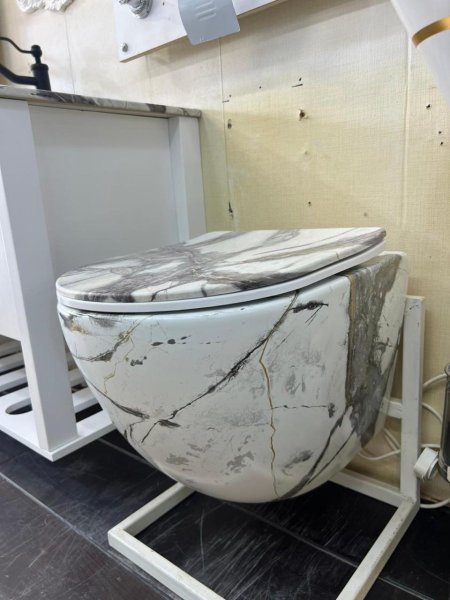 مرحاض معلق ابيض موشح سكني T113010-4